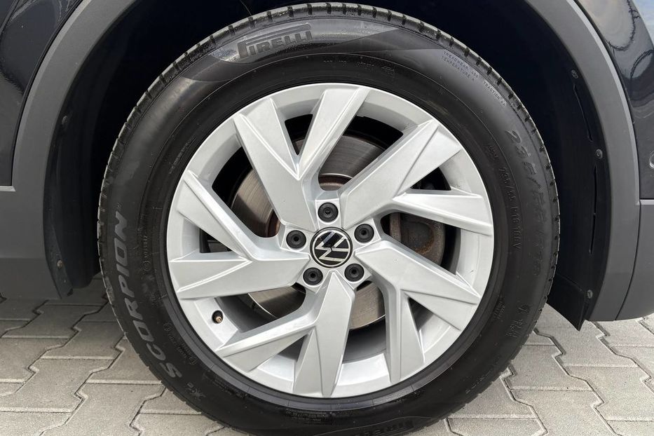 Продам Volkswagen Tiguan Allspace Life 4X4 2.0TDI 147kW 2022 года в Львове