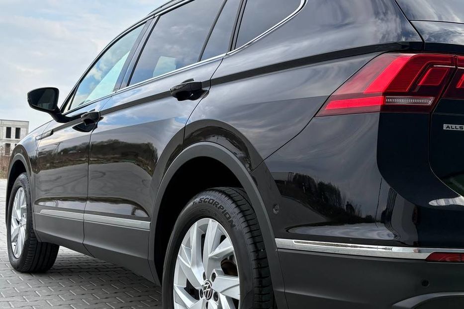 Продам Volkswagen Tiguan Allspace Life 4X4 2.0TDI 147kW 2022 года в Львове