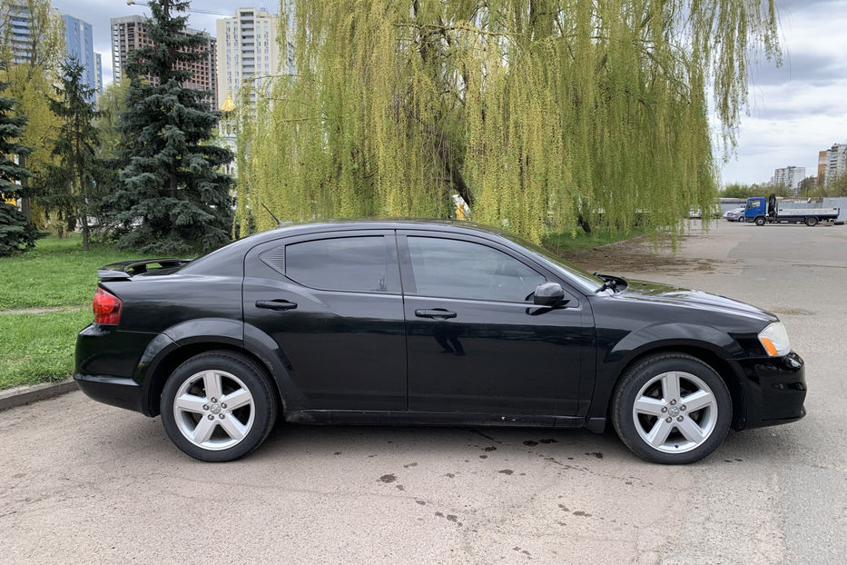 Продам Dodge Avenger 2012 года в Киеве