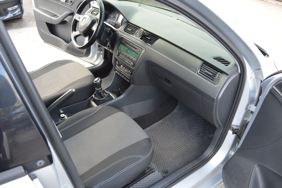 Продам Skoda Rapid TDI 2013 года в Одессе