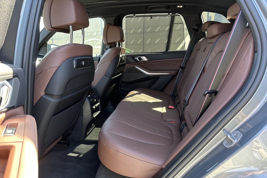 Продам BMW X5 M60i Xdrive 2025 года в Киеве