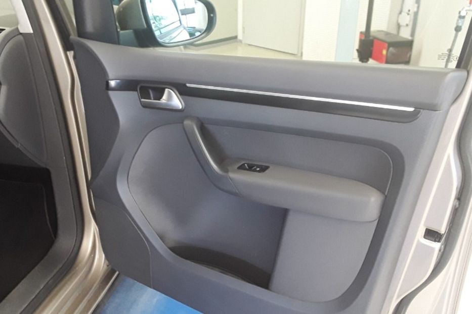 Продам Volkswagen Touran Highline 125kw 2012 года в Луцке