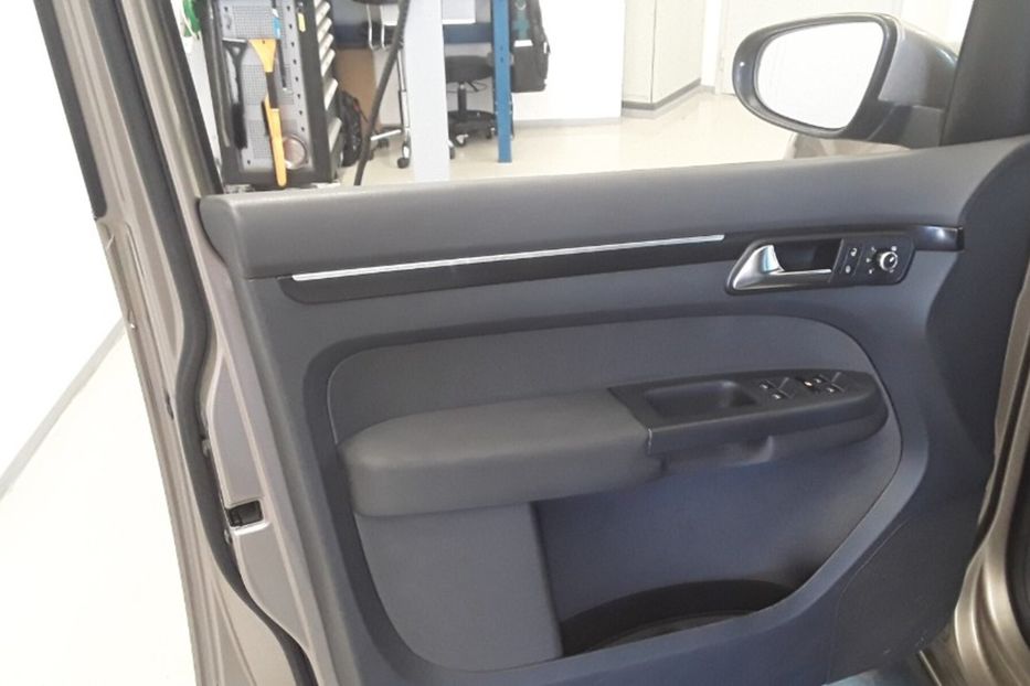 Продам Volkswagen Touran Highline 125kw 2012 года в Луцке