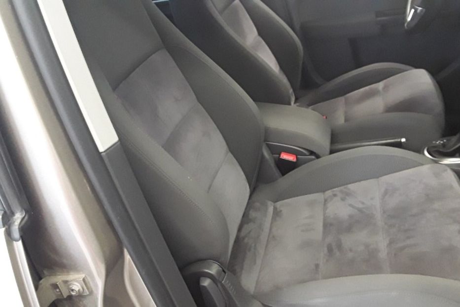 Продам Volkswagen Touran Highline 125kw 2012 года в Луцке