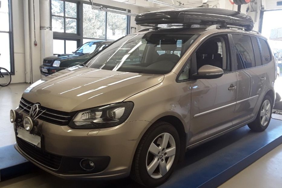 Продам Volkswagen Touran Highline 125kw 2012 года в Луцке