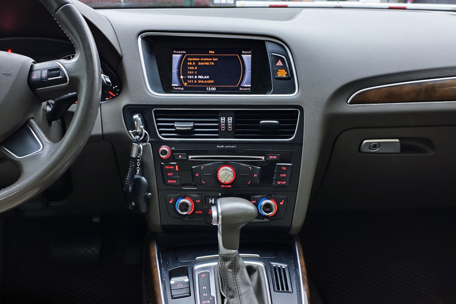 Продам Audi Q5 2.0 TFSI Tiptronic (225 к.с.)  2014 года в Киеве