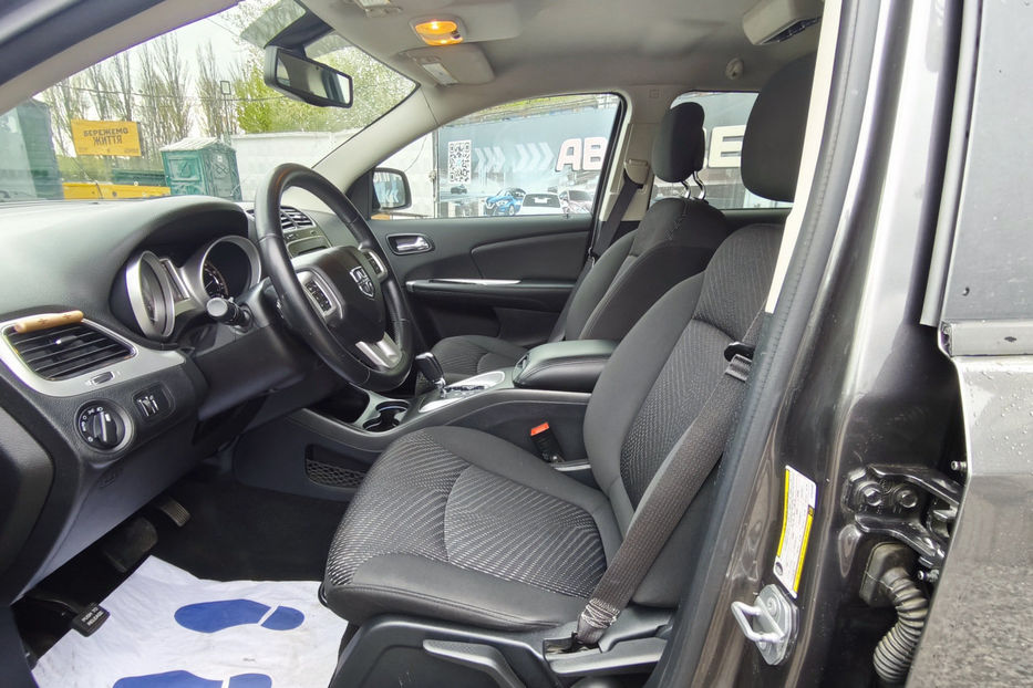 Продам Dodge Journey 2.4 AT (170 к.с.) 2016 года в Киеве