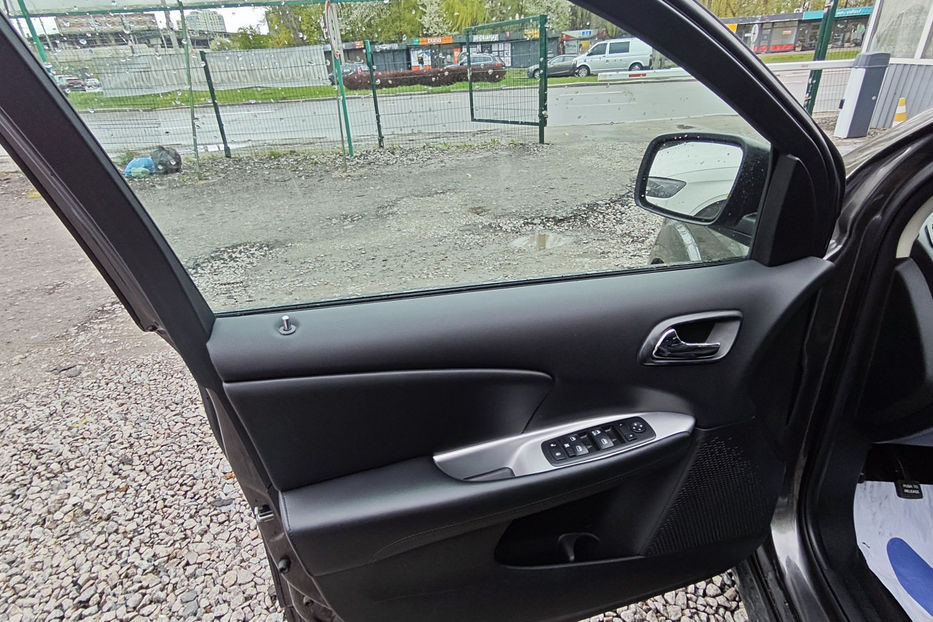 Продам Dodge Journey 2.4 AT (170 к.с.) 2016 года в Киеве