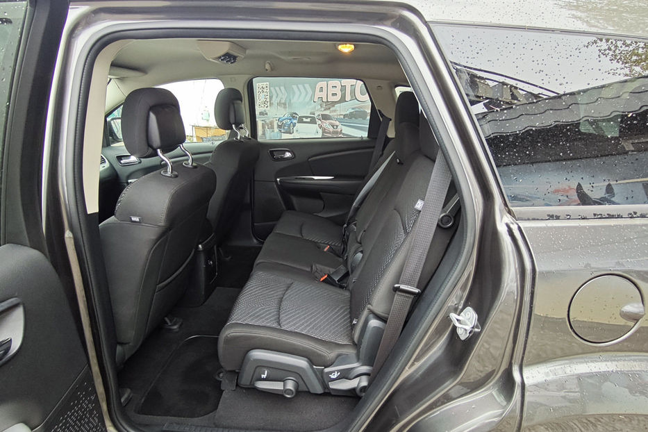 Продам Dodge Journey 2.4 AT (170 к.с.) 2016 года в Киеве