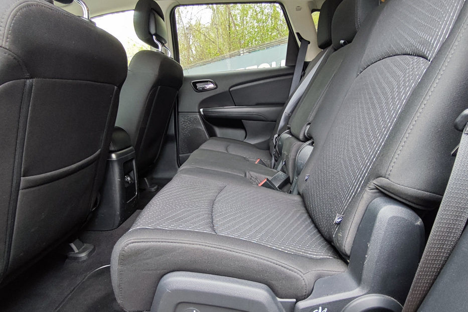 Продам Dodge Journey 2.4 AT (170 к.с.) 2016 года в Киеве