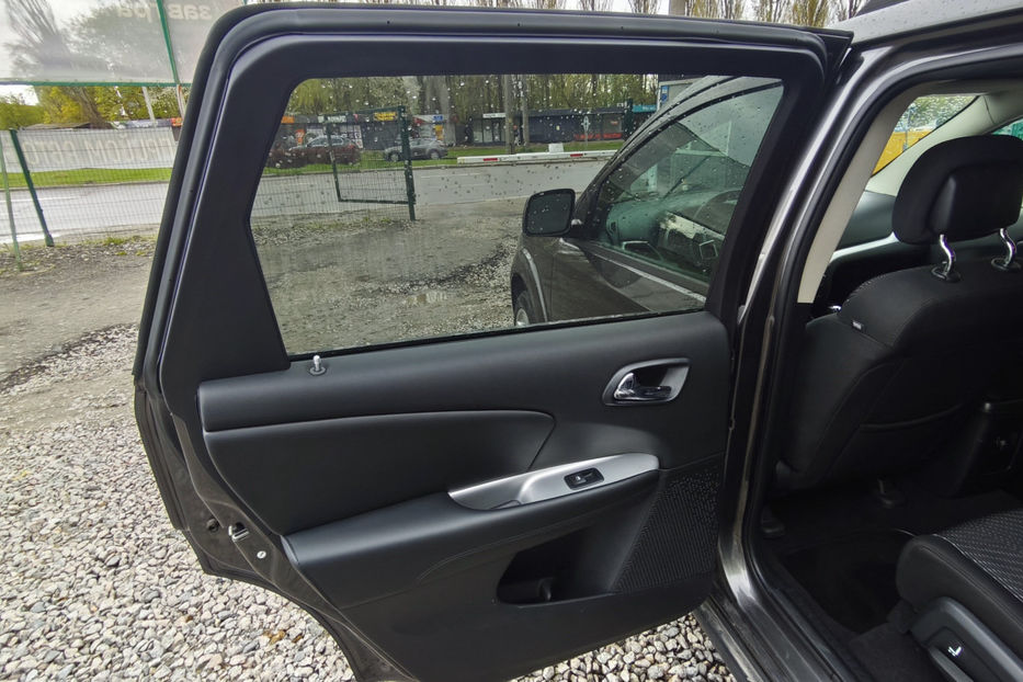 Продам Dodge Journey 2.4 AT (170 к.с.) 2016 года в Киеве