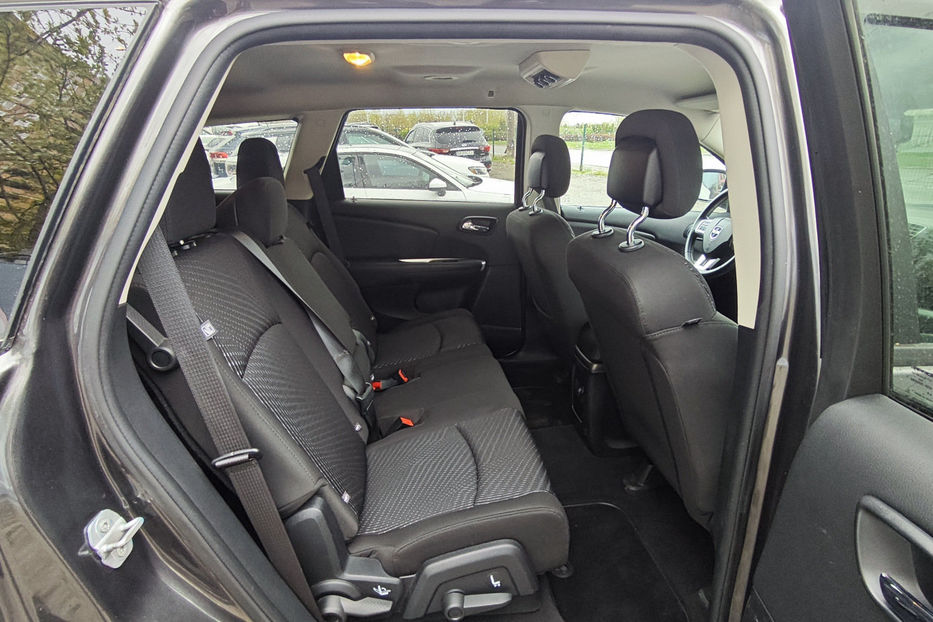 Продам Dodge Journey 2.4 AT (170 к.с.) 2016 года в Киеве