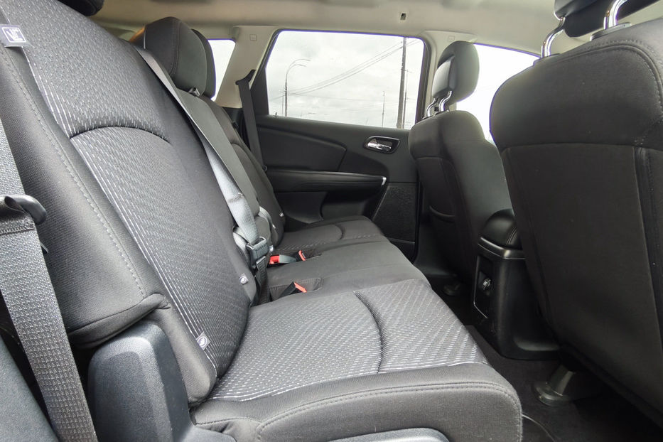 Продам Dodge Journey 2.4 AT (170 к.с.) 2016 года в Киеве