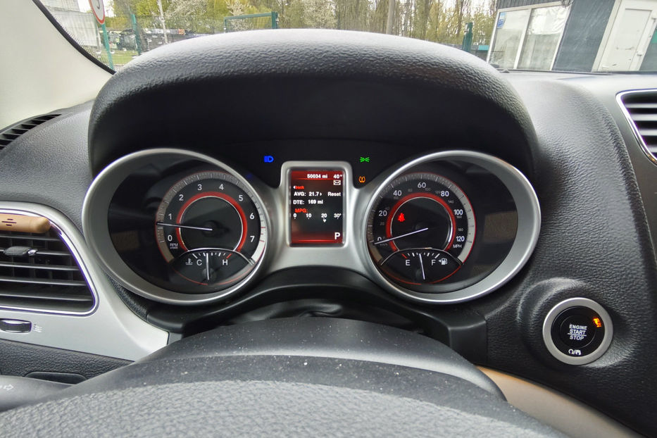 Продам Dodge Journey 2.4 AT (170 к.с.) 2016 года в Киеве