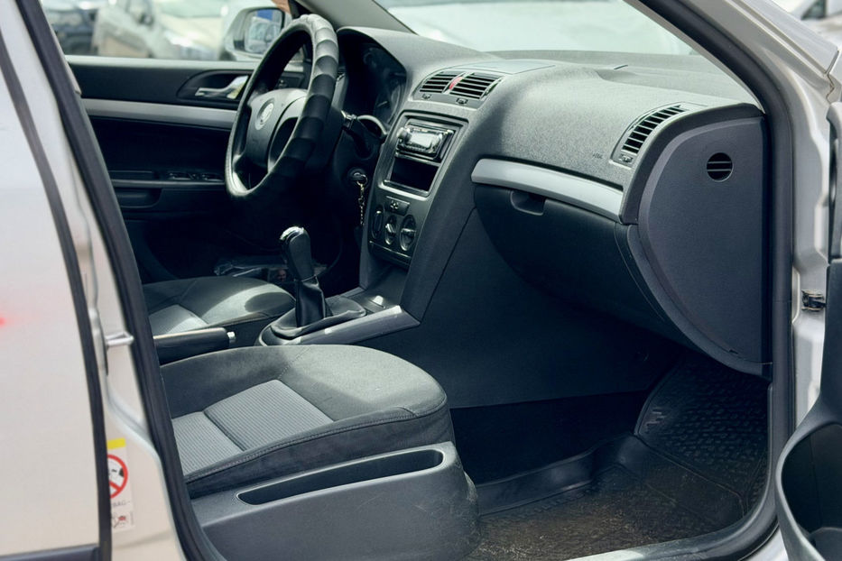 Продам Skoda Octavia A5 1.6 MPI MT (102 к.с.) 2006 года в Киеве