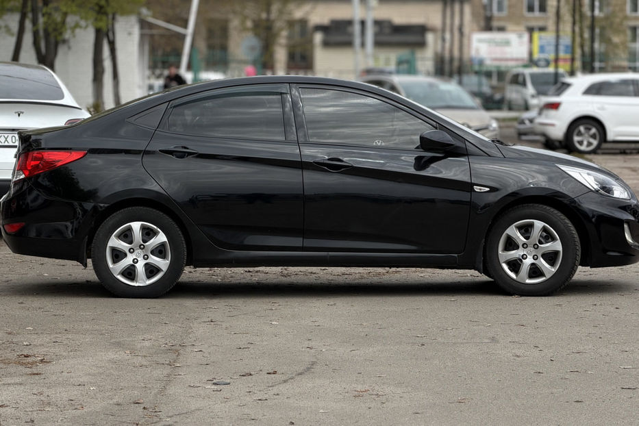 Продам Hyundai Accent  1.4 MPI MT 2018 года в Киеве