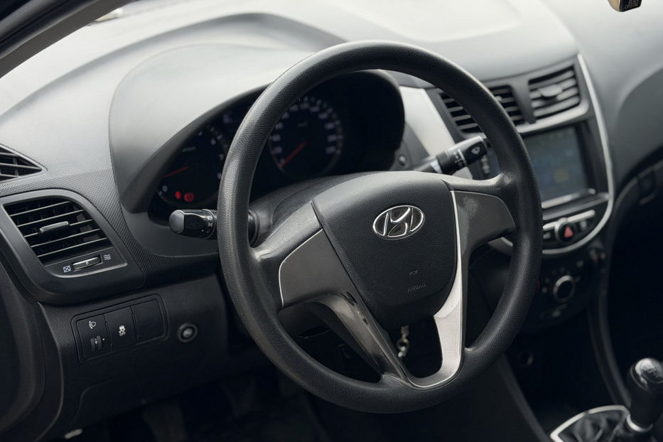Продам Hyundai Accent  1.4 MPI MT 2018 года в Киеве