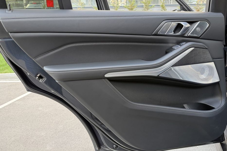 Продам BMW X7 Alpina XB7 2022 года в Киеве