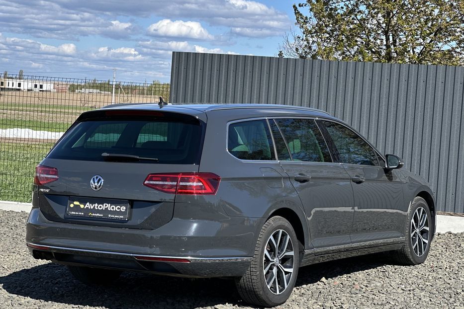 Продам Volkswagen Passat B8 2019 года в Луцке