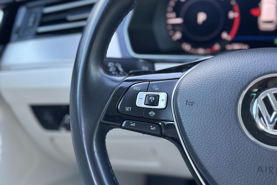 Продам Volkswagen Passat B8 2019 года в Луцке