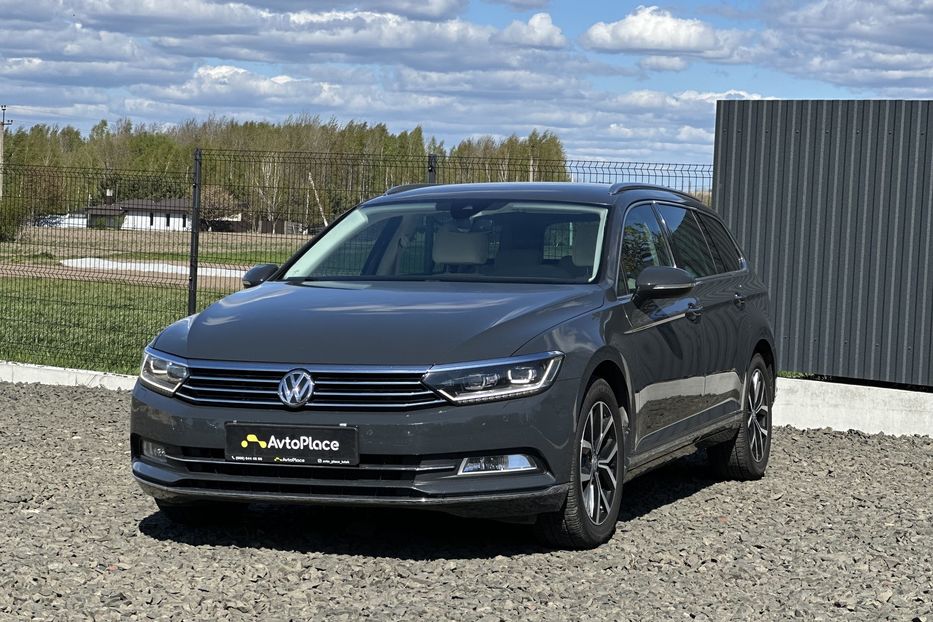Продам Volkswagen Passat B8 2019 года в Луцке