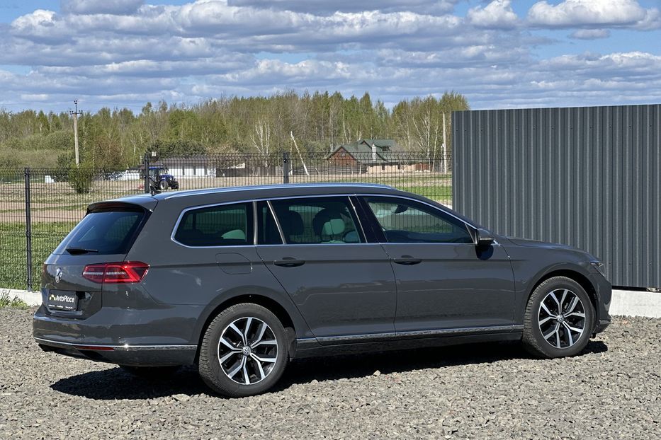 Продам Volkswagen Passat B8 2019 года в Луцке