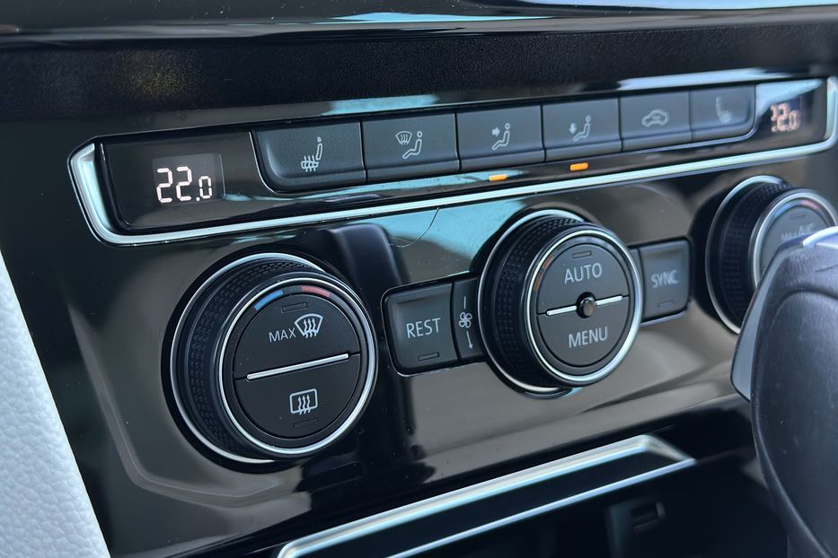 Продам Volkswagen Passat B8 2019 года в Луцке