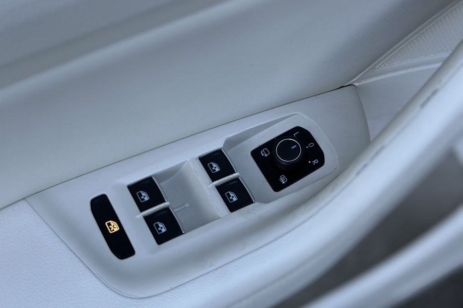 Продам Volkswagen Passat B8 2019 года в Луцке