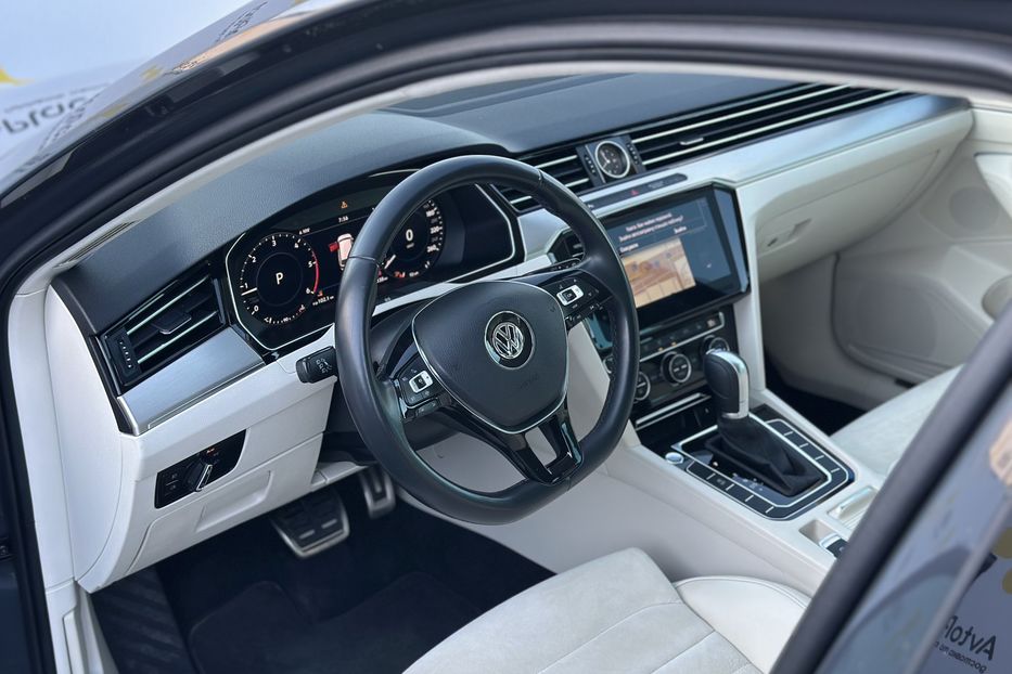Продам Volkswagen Passat B8 2019 года в Луцке
