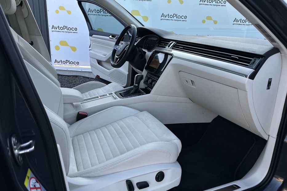 Продам Volkswagen Passat B8 2019 года в Луцке