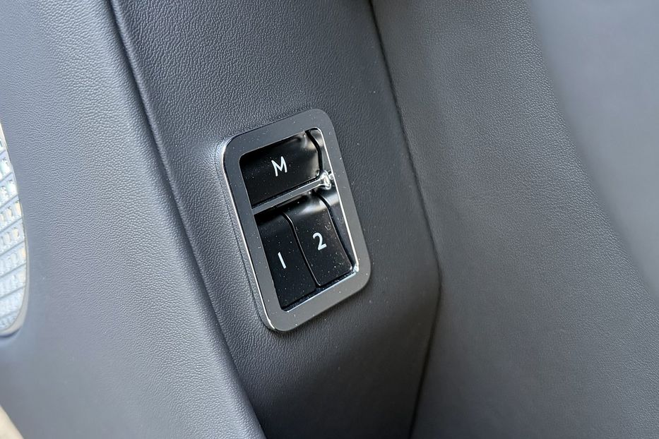 Продам Bentley Flying Spur S 2022 года в Киеве