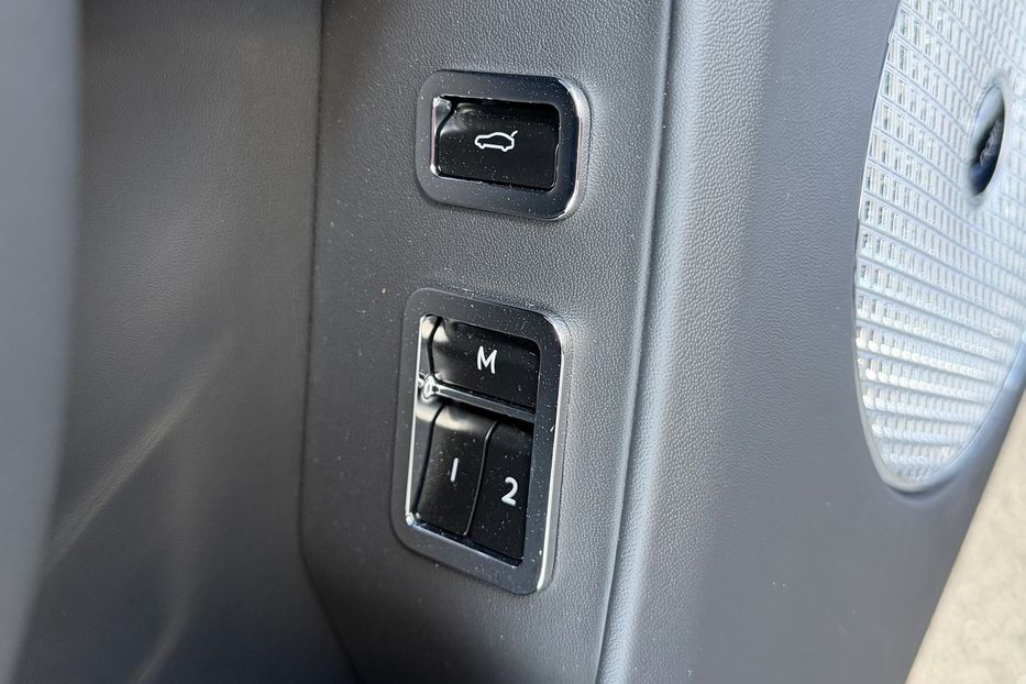 Продам Bentley Flying Spur S 2022 года в Киеве