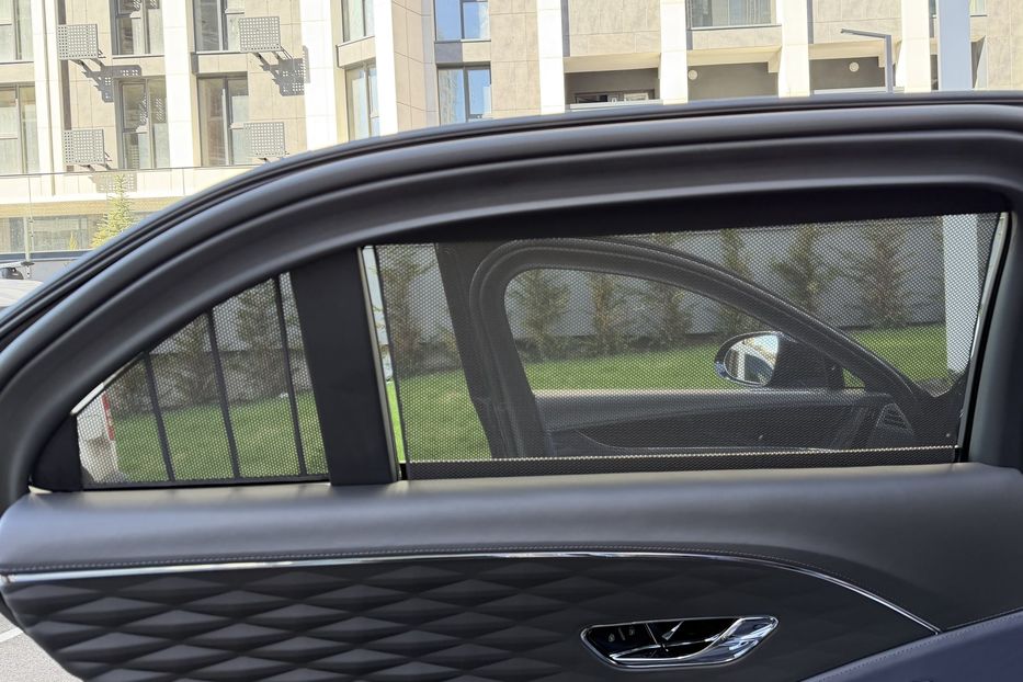 Продам Bentley Flying Spur S 2022 года в Киеве