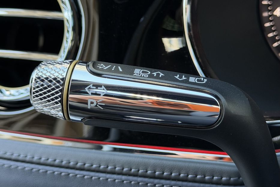 Продам Bentley Flying Spur S 2022 года в Киеве