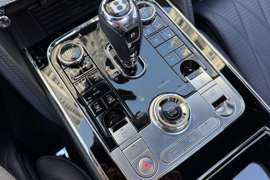 Продам Bentley Flying Spur S 2022 года в Киеве