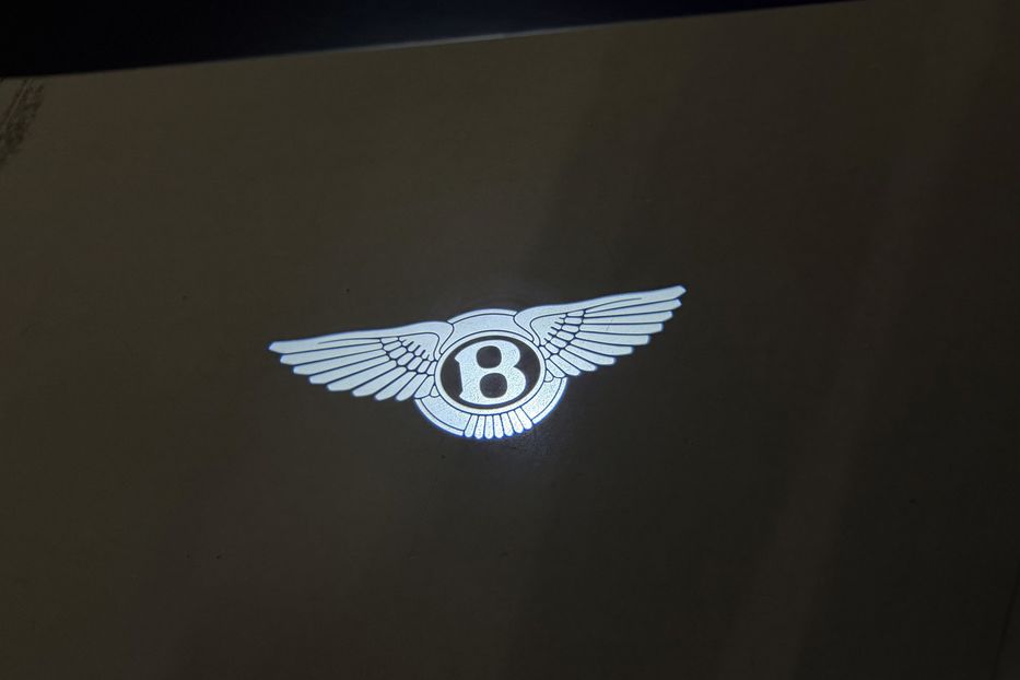 Продам Bentley Flying Spur S 2022 года в Киеве
