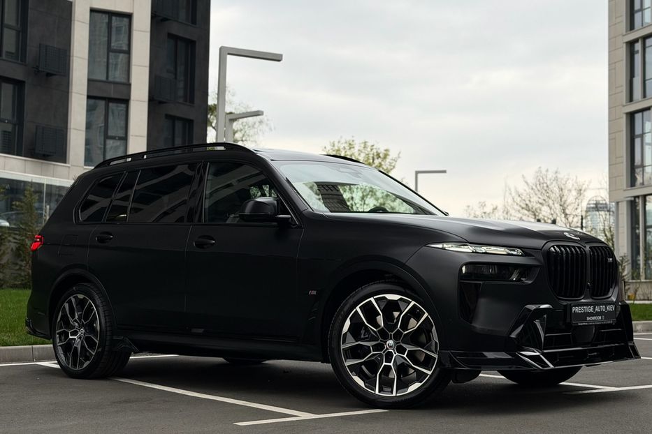 Продам BMW X7 M60i 2024 года в Киеве