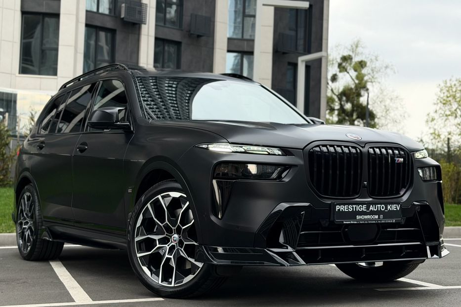 Продам BMW X7 M60i 2024 года в Киеве