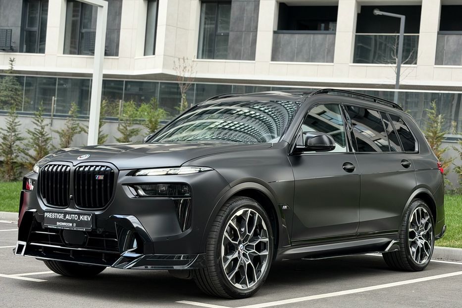 Продам BMW X7 M60i 2024 года в Киеве