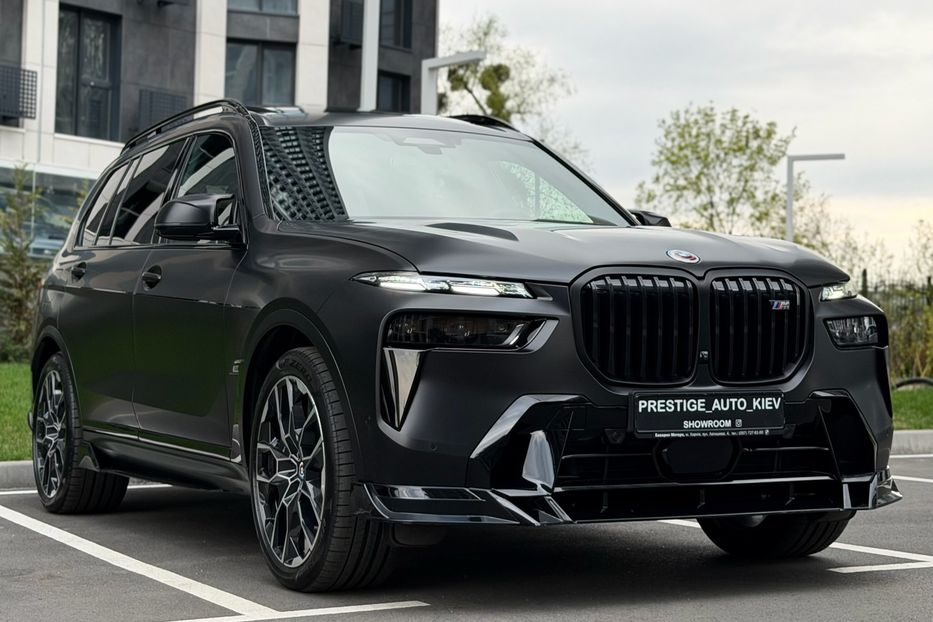 Продам BMW X7 M60i 2024 года в Киеве