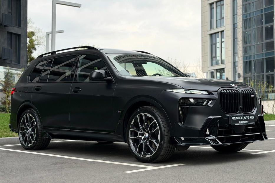 Продам BMW X7 M60i 2024 года в Киеве