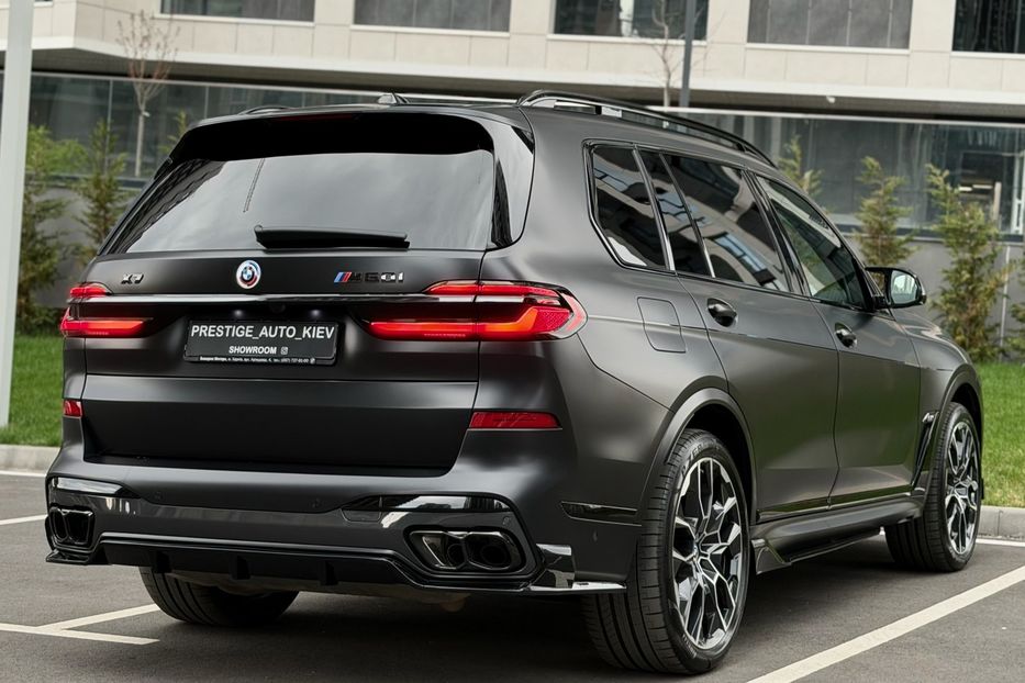 Продам BMW X7 M60i 2024 года в Киеве