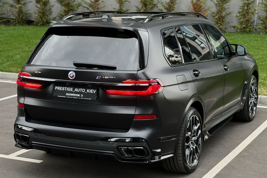 Продам BMW X7 M60i 2024 года в Киеве