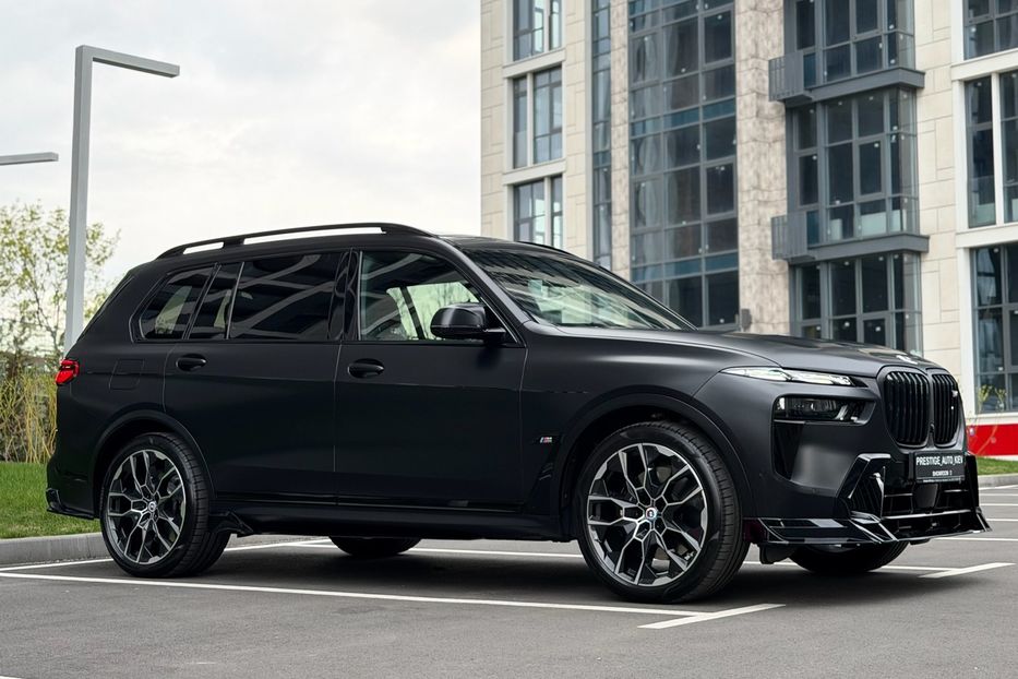 Продам BMW X7 M60i 2024 года в Киеве