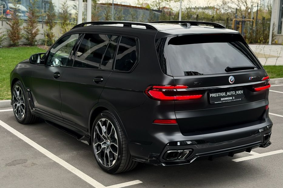 Продам BMW X7 M60i 2024 года в Киеве