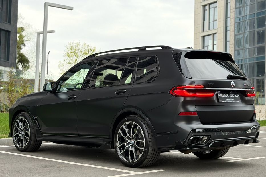 Продам BMW X7 M60i 2024 года в Киеве