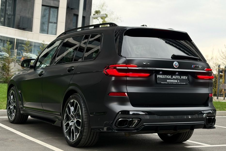 Продам BMW X7 M60i 2024 года в Киеве
