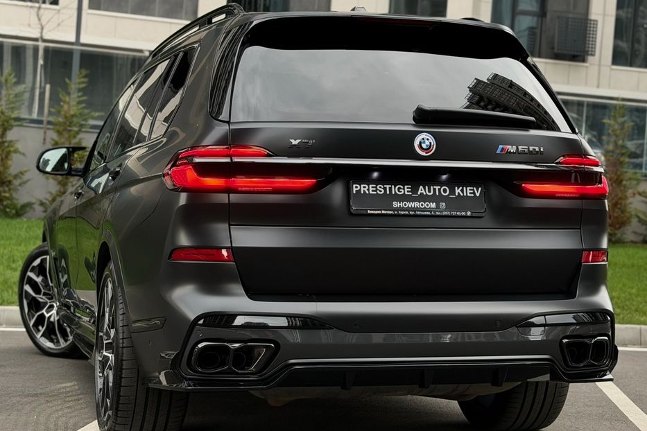 Продам BMW X7 M60i 2024 года в Киеве