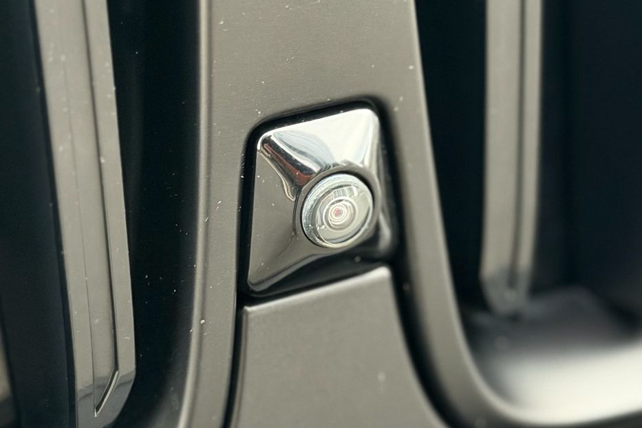 Продам BMW X7 M60i 2024 года в Киеве