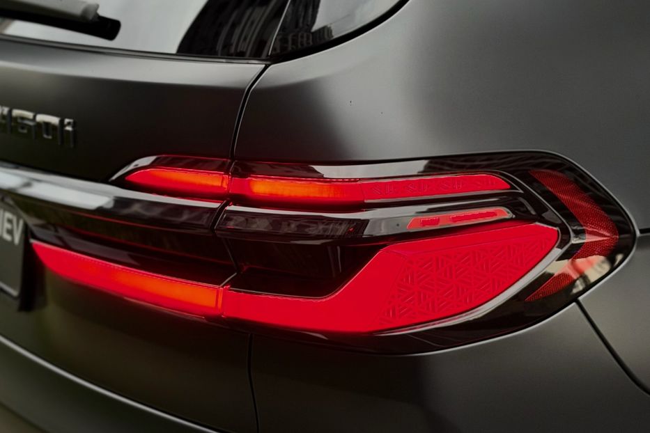 Продам BMW X7 M60i 2024 года в Киеве